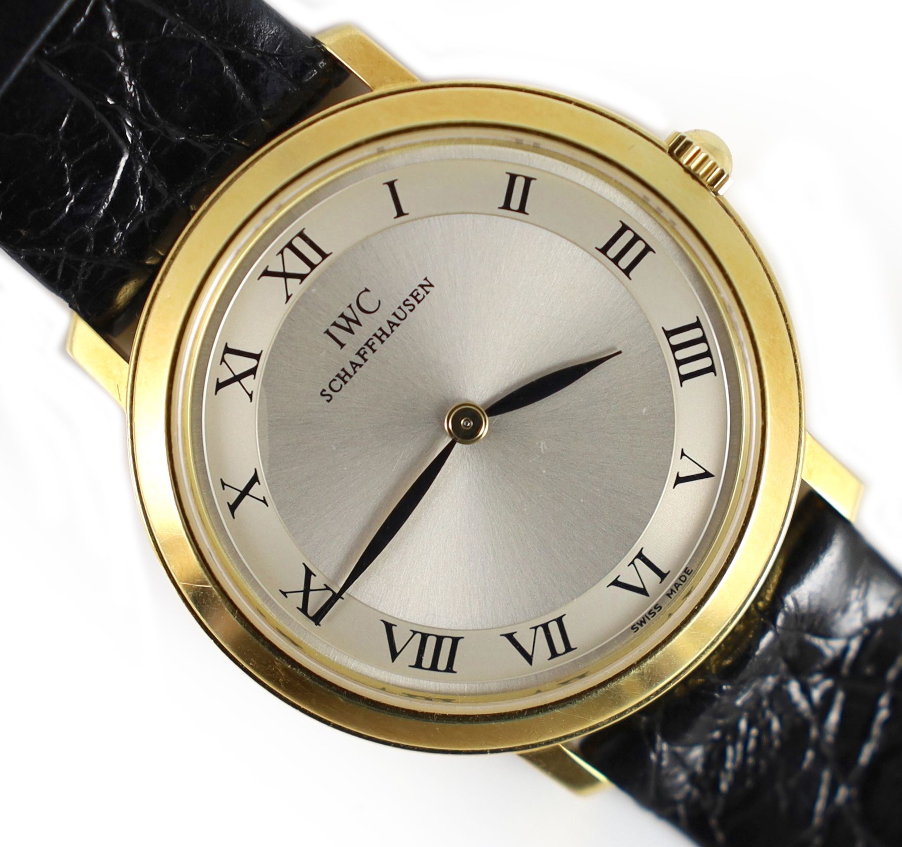 A gentleman's 18ct gold International Watch Company manual wind dress wrist watch